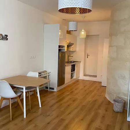 Furnished Studio In A Quiet Authentic Area Near Amenities Daire *